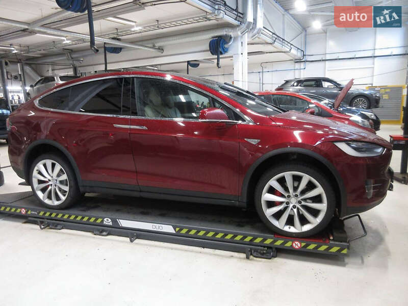 Позашляховик / Кросовер Tesla Model X 2016 в Одесі