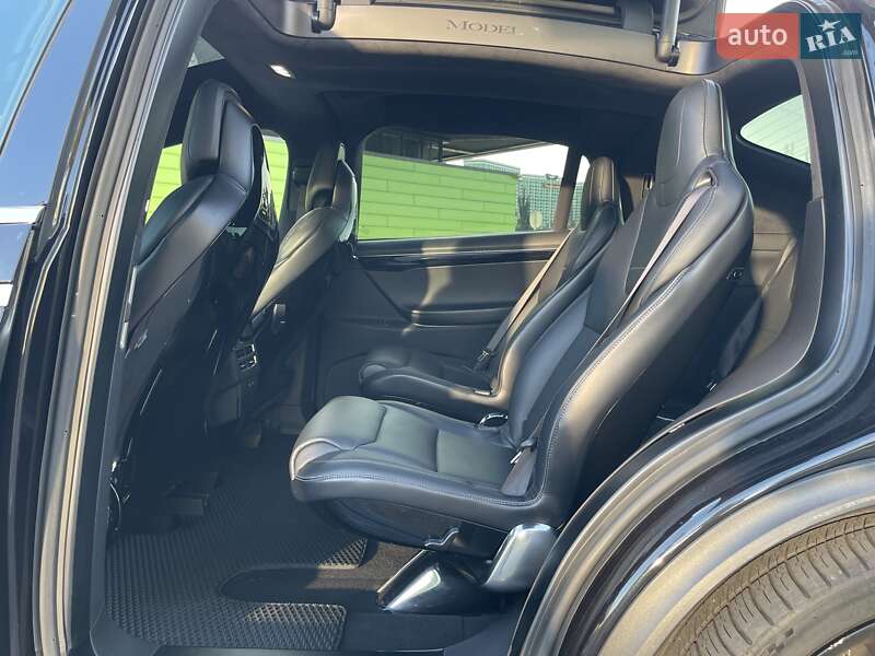 Позашляховик / Кросовер Tesla Model X 2016 в Києві