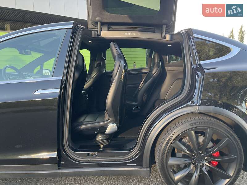 Позашляховик / Кросовер Tesla Model X 2016 в Києві