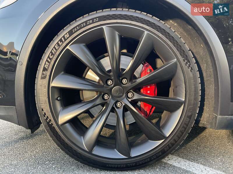 Позашляховик / Кросовер Tesla Model X 2016 в Києві
