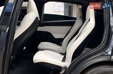Позашляховик / Кросовер Tesla Model X 2024 в 