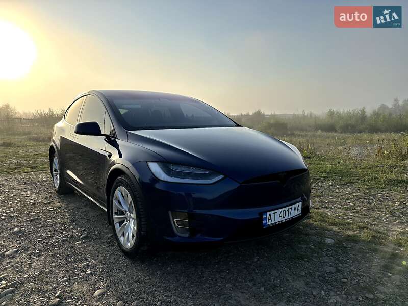 Внедорожник / Кроссовер Tesla Model X 2018 в Калуше