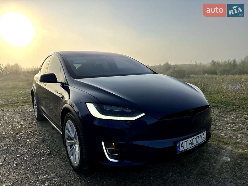 Внедорожник / Кроссовер Tesla Model X 2018 в Калуше