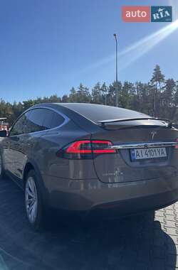 Позашляховик / Кросовер Tesla Model X 2016 в 