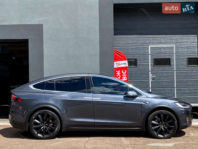 Внедорожник / Кроссовер Tesla Model X 2016 в Киеве