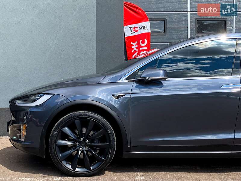 Внедорожник / Кроссовер Tesla Model X 2016 в Киеве