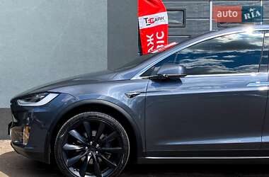 Позашляховик / Кросовер Tesla Model X 2016 в 