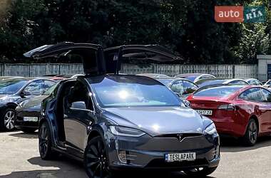 Позашляховик / Кросовер Tesla Model X 2016 в 