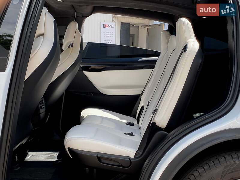 Позашляховик / Кросовер Tesla Model X 2019 в Києві