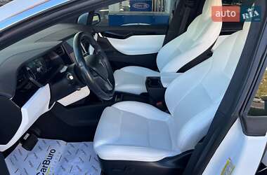 Позашляховик / Кросовер Tesla Model X 2020 в 