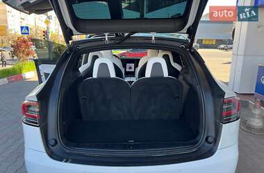 Позашляховик / Кросовер Tesla Model X 2020 в 
