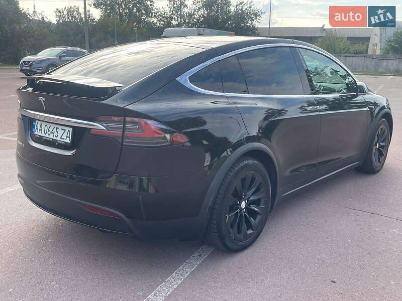 Позашляховик / Кросовер Tesla Model X 2017 в Києві