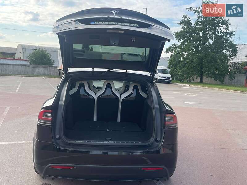 Позашляховик / Кросовер Tesla Model X 2017 в Києві