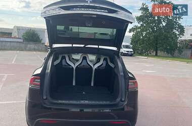 Позашляховик / Кросовер Tesla Model X 2017 в 