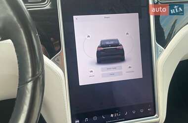 Позашляховик / Кросовер Tesla Model X 2017 в 