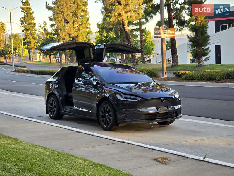 Tesla Model X 2024