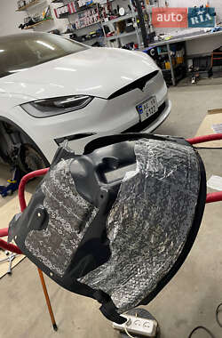 Позашляховик / Кросовер Tesla Model X 2021 в 
