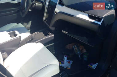 Позашляховик / Кросовер Tesla Model X 2018 в 