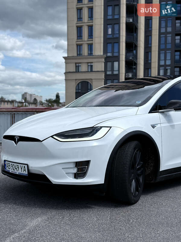 Позашляховик / Кросовер Tesla Model X 2016 в Вінниці
