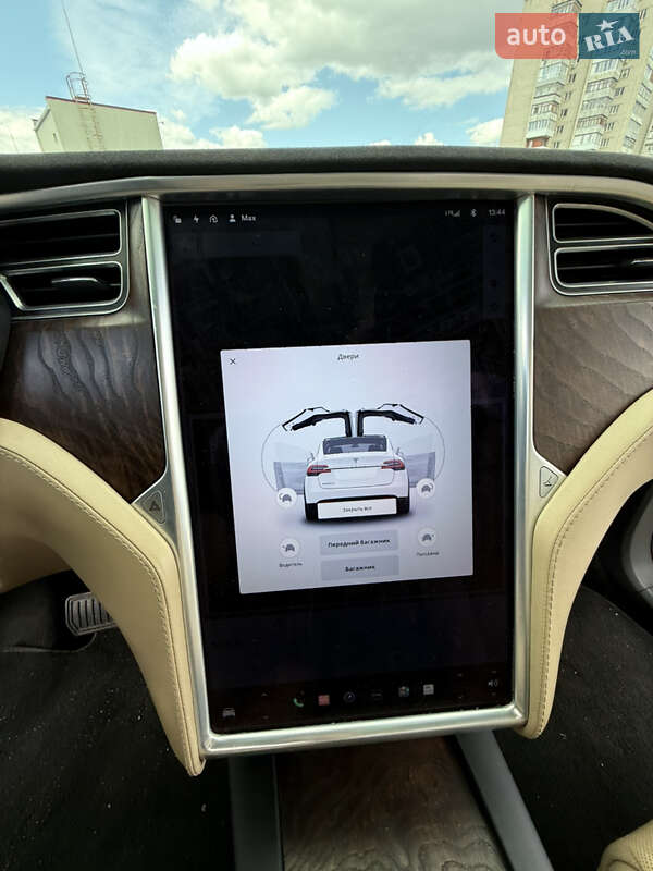 Позашляховик / Кросовер Tesla Model X 2016 в Вінниці