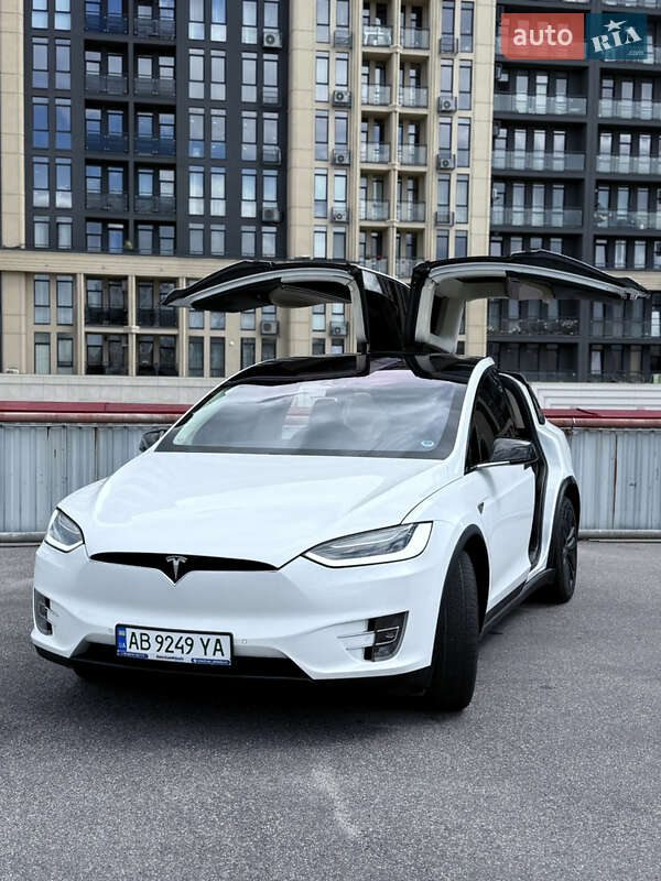 Позашляховик / Кросовер Tesla Model X 2016 в Вінниці
