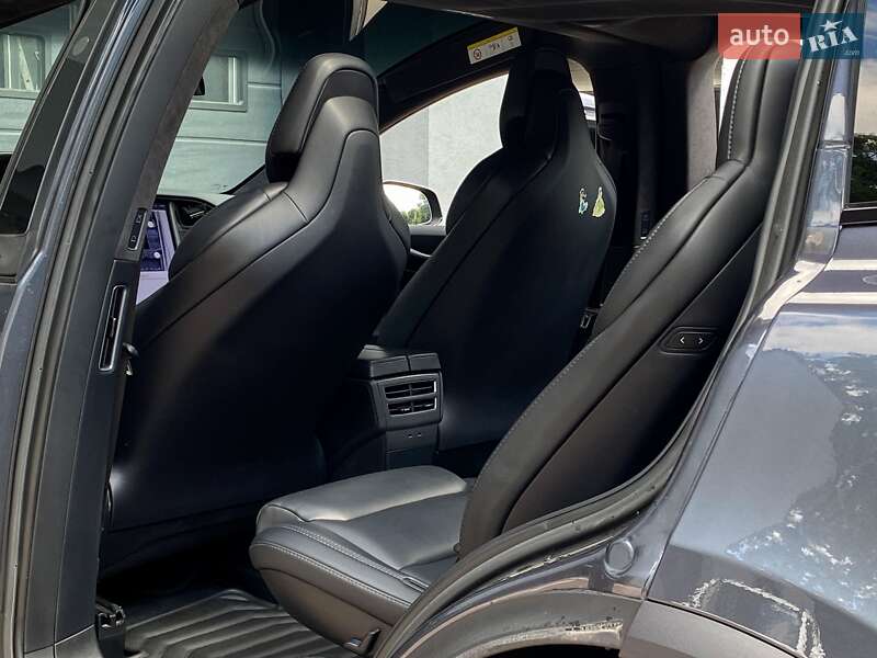 Позашляховик / Кросовер Tesla Model X 2019 в Києві