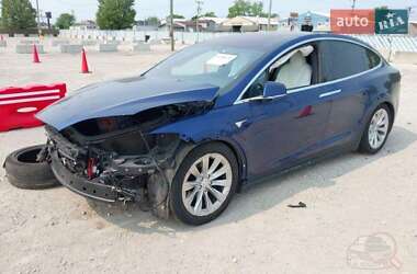 Внедорожник / Кроссовер Tesla Model X 2019 в Киеве