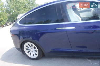 Позашляховик / Кросовер Tesla Model X 2019 в 