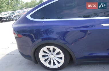 Позашляховик / Кросовер Tesla Model X 2019 в 