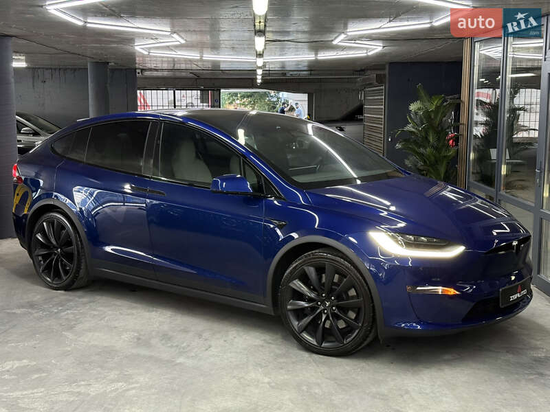 Tesla Model X 2022