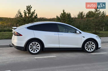 Позашляховик / Кросовер Tesla Model X 2016 в 