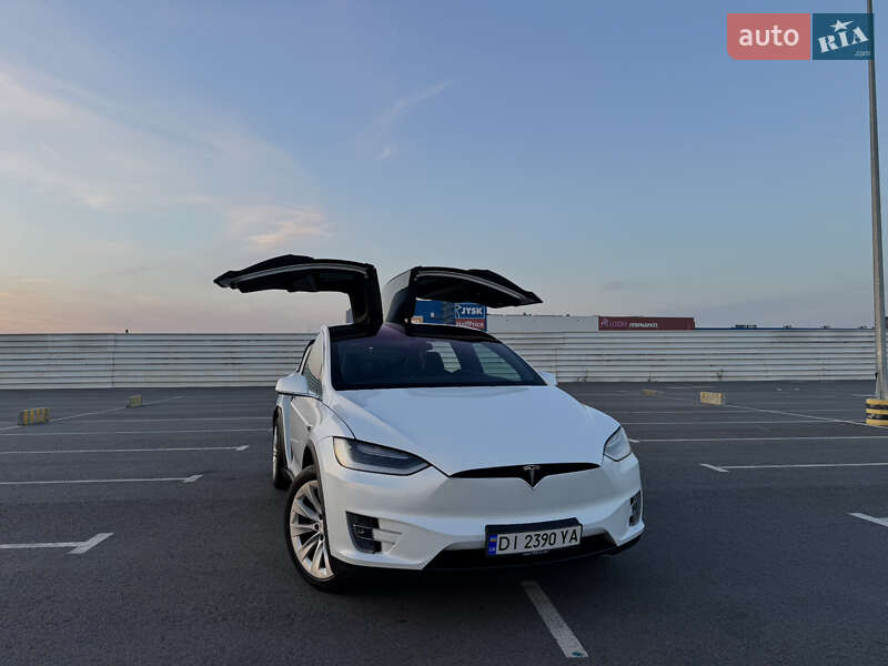 Внедорожник / Кроссовер Tesla Model X 2018 в 