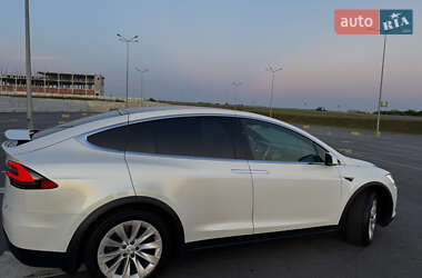 Внедорожник / Кроссовер Tesla Model X 2018 в 