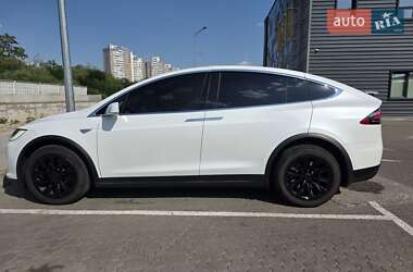 Позашляховик / Кросовер Tesla Model X 2016 в 