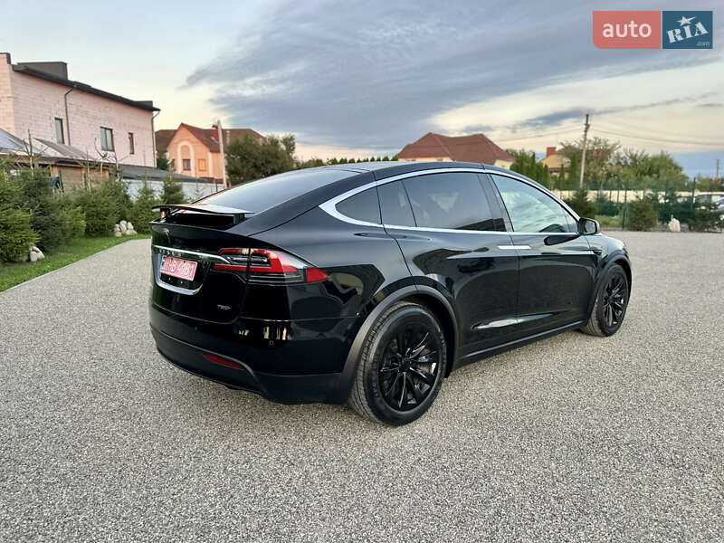 Позашляховик / Кросовер Tesla Model X 2018 в Тернополі