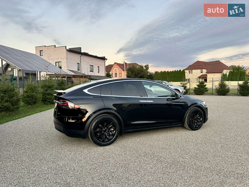 Позашляховик / Кросовер Tesla Model X 2018 в Тернополі