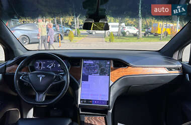 Позашляховик / Кросовер Tesla Model X 2019 в 