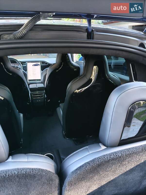 Позашляховик / Кросовер Tesla Model X 2016 в Броварах