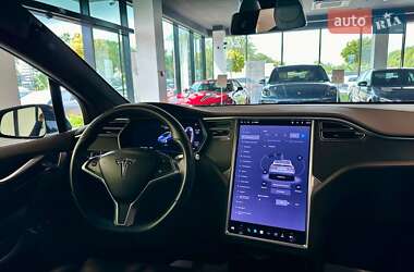 Позашляховик / Кросовер Tesla Model X 2018 в 