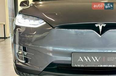 Позашляховик / Кросовер Tesla Model X 2018 в 
