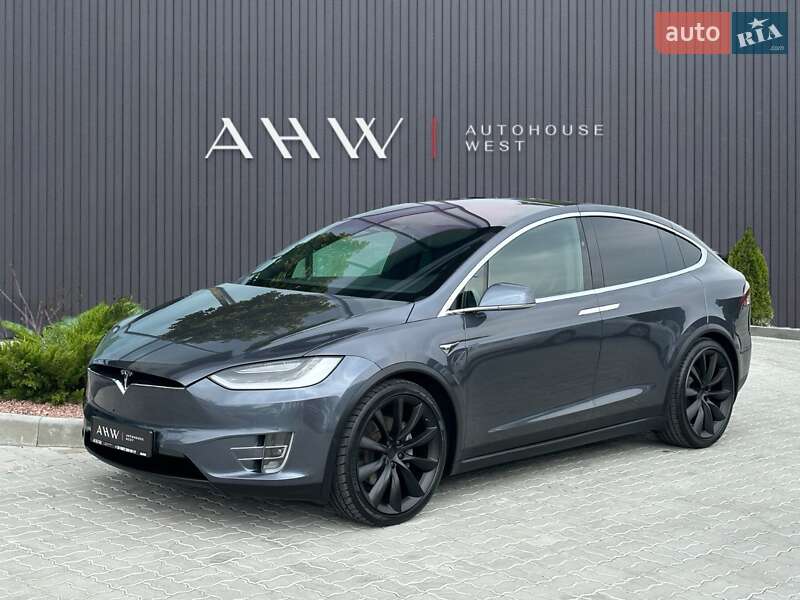Позашляховик / Кросовер Tesla Model X 2018 в 
