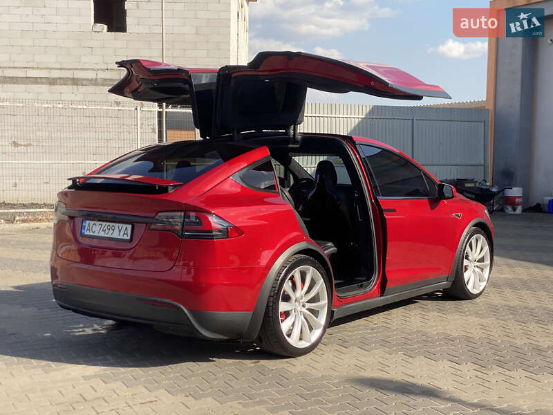 Внедорожник / Кроссовер Tesla Model X 2016 в Луцке