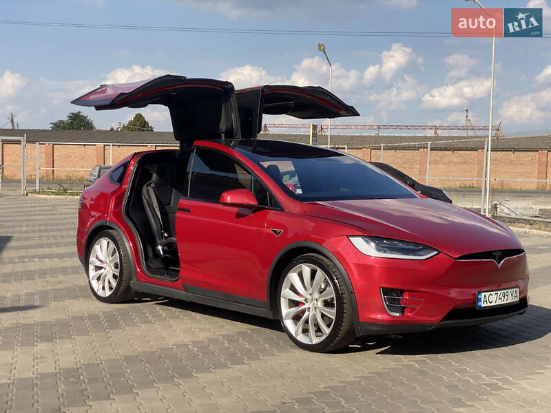 Внедорожник / Кроссовер Tesla Model X 2016 в Луцке