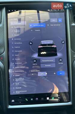 Позашляховик / Кросовер Tesla Model X 2020 в 