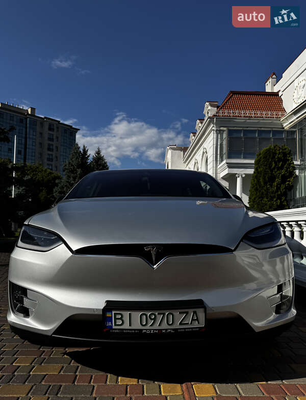 Позашляховик / Кросовер Tesla Model X 2016 в Одесі фото 3 Позашляховик / Кросовер Tesla Model X 2016 в Одесі