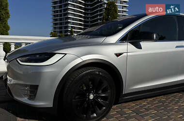 Позашляховик / Кросовер Tesla Model X 2016 в 