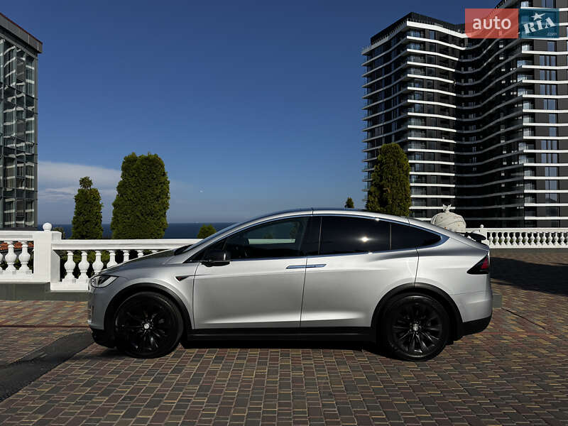 Позашляховик / Кросовер Tesla Model X 2016 в Одесі фото 10 Позашляховик / Кросовер Tesla Model X 2016 в Одесі