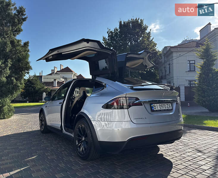 Позашляховик / Кросовер Tesla Model X 2016 в Одесі фото 17 Позашляховик / Кросовер Tesla Model X 2016 в Одесі