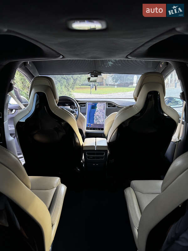 Позашляховик / Кросовер Tesla Model X 2016 в Одесі фото 33 Позашляховик / Кросовер Tesla Model X 2016 в Одесі