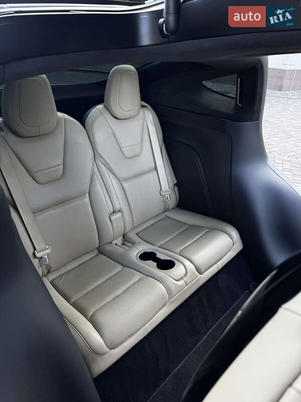 Позашляховик / Кросовер Tesla Model X 2016 в Одесі фото 35 Позашляховик / Кросовер Tesla Model X 2016 в Одесі